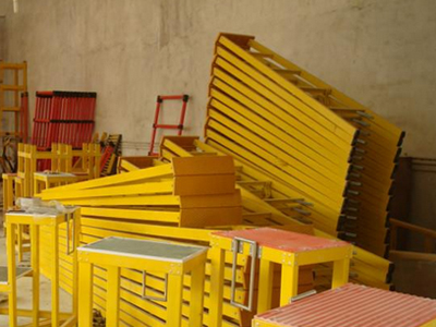 ����������g